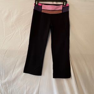 Lululemon black cropped leggings